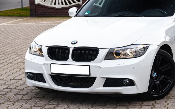 BMW Seria 3 cena 32900 przebieg: 146000, rok produkcji 2010 z Alwernia małe 562